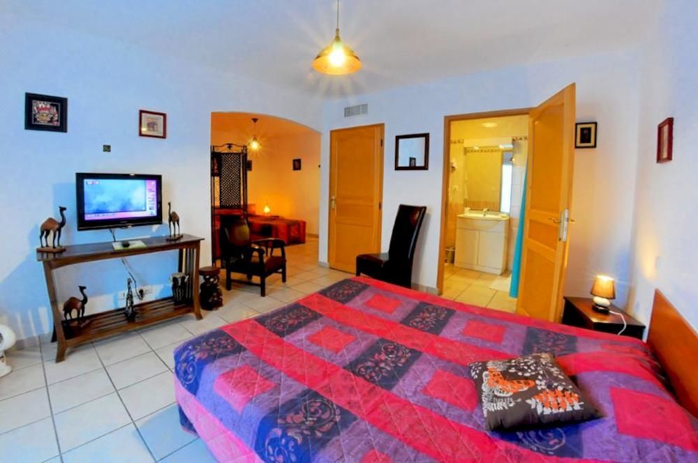 Logis Hotel L'Oliveraie Cognac Eksteriør billede